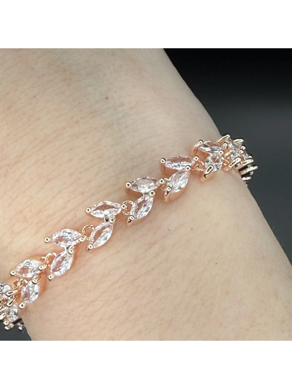 candy+clover Laurel Wreath Clear Crystal Rose Gold Tone Bracelet 7 inch